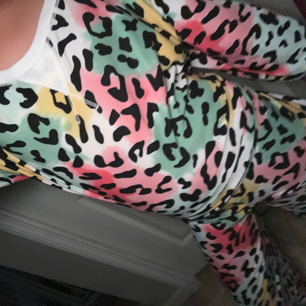 PJs set cheetah, print many different colors